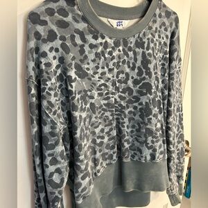 Joy Lab Cheetah women’s workout crewneck sweatshirt